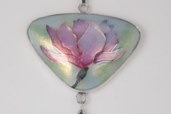 Waterlelie Techniek: Cloisonné met opalescent emaille  in zetting met deridotsteen 2024