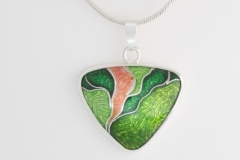 Mei;  veelkleurig groen, bloei (3,8 x 3,8 cm)